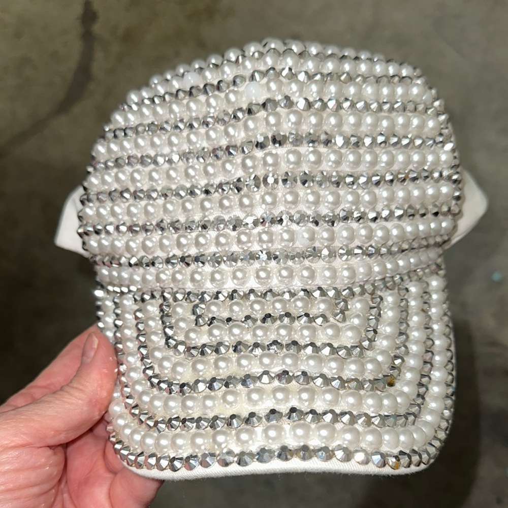 Source Unknown White Glitter Hat /‎ KD